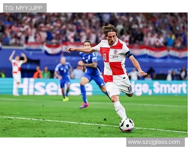 揭开足球场上的秘密哪些明星球员勇敢做自己选择同性伴侣